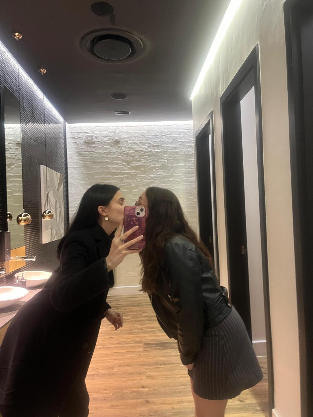 How to maintain friendships as an&nbsp;adult.