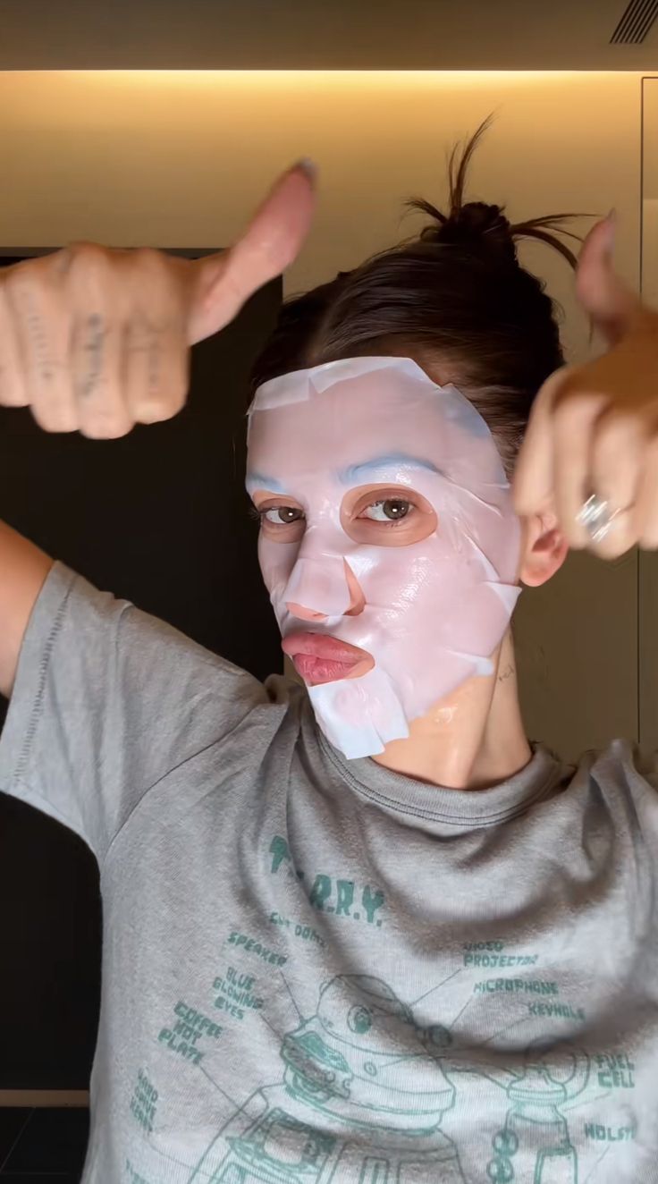 Two realistic ways to get healthier skin (without trying too&nbsp;hard).