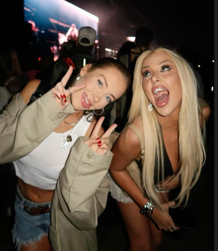 Female friendships in&nbsp;adulthood.