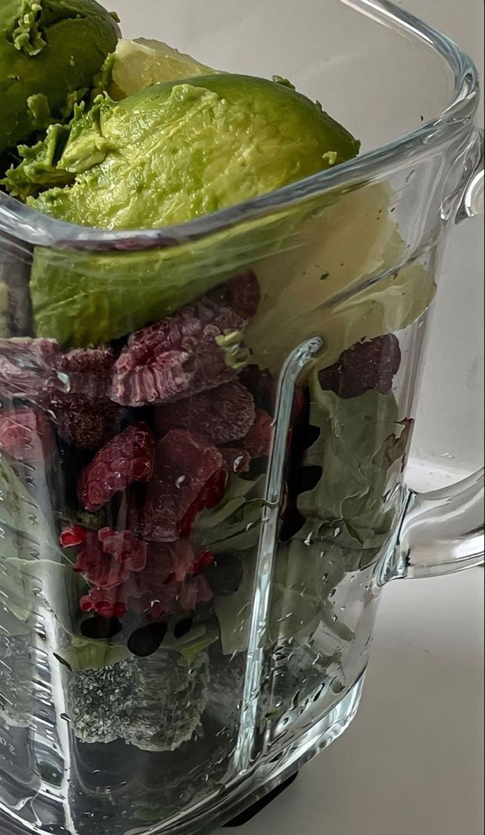 My go-to green smoothie (um,&nbsp;yum)